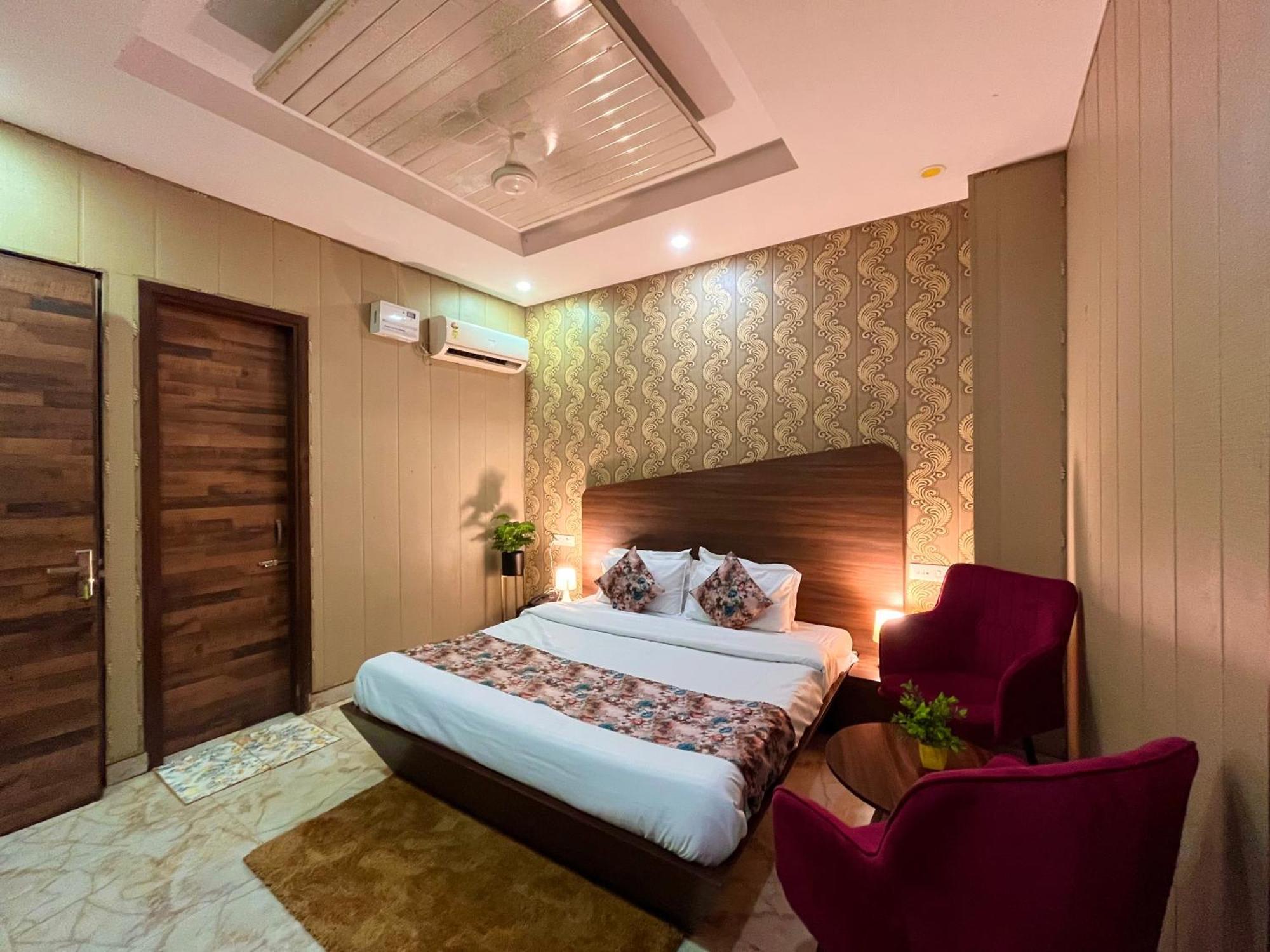 Hotel The Pearl Grand - Top Rated ! Most Awarded ! Parking ! Lift ! Luxury Rooms ! Best Selling Zirakpur Экстерьер фото