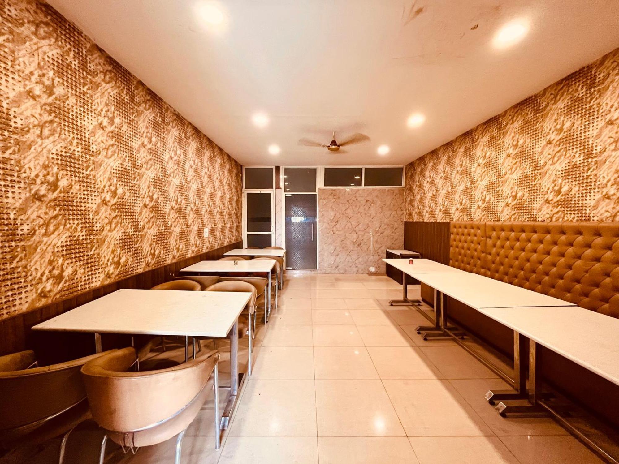 Hotel The Pearl Grand - Top Rated ! Most Awarded ! Parking ! Lift ! Luxury Rooms ! Best Selling Zirakpur Экстерьер фото